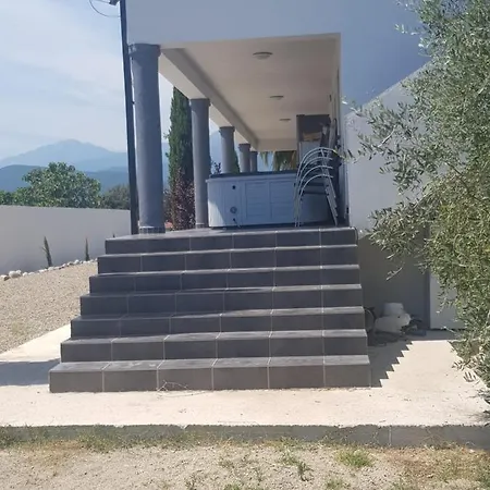 Tra Mare E Monti * גהיסונאצ'יה